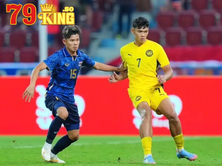 U22 Malaysia (bên phải) vừa có trận bán kết đầy nỗ lực trước U22 Thái Lan (Ảnh: BTC) U22 Malaysia (bên phải) vừa có trận bán kết đầy nỗ lực trước U22 Thái Lan (Ảnh: BTC)